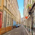 Cosy Et Atypique De Et Quais Du Rhone