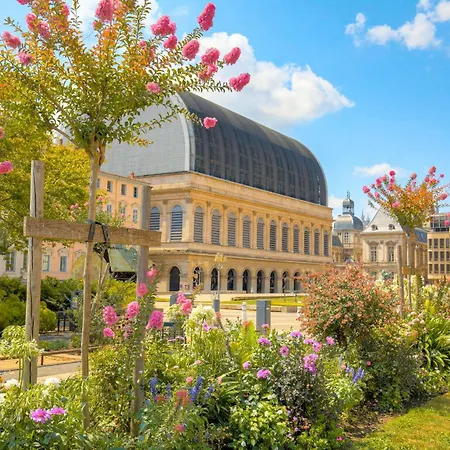 Cosy Et Atypique De Et Quais Du Rhone *