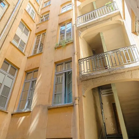 Apartment Cosy Et Atypique De Et Quais Du Rhone *