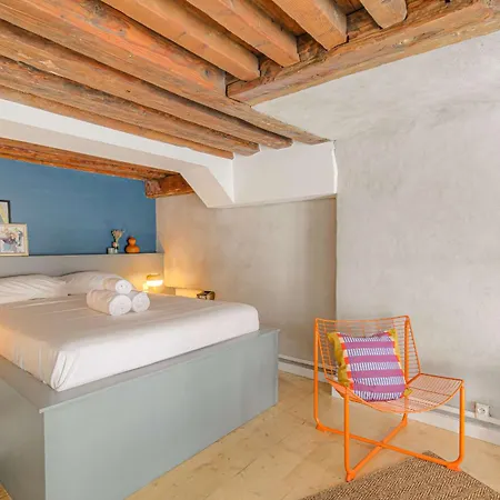 Cosy Et Atypique De Et Quais Du Rhone Apartment